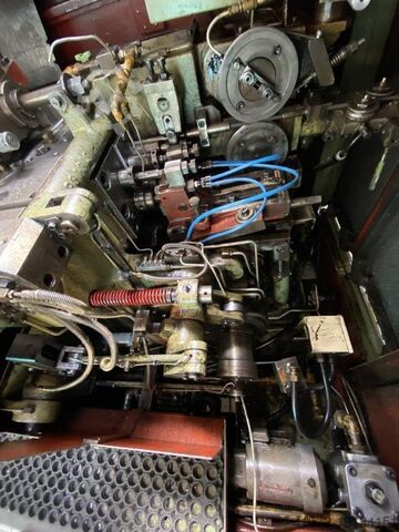 2 matrijzen - 3-slag pers ASAHI OKUMA RH60