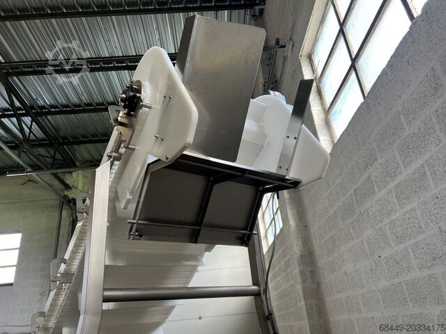Vleesverwerkingsmachine GEA-CFS Z-Opvoerband