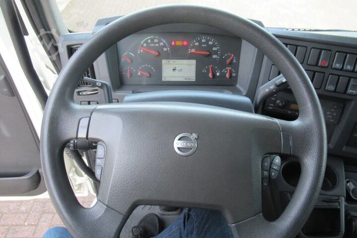 Skjutbar presenning Volvo FL 240 Schuifzeil + Klep 1500 kg Euro 6