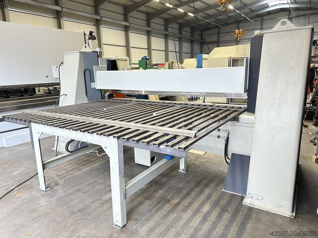 Svängböjningsmaskin Hochstrate 3000 x 6