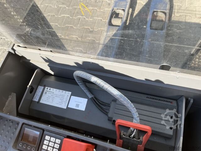 Fodgængerstabler Jungheinrich EJC214