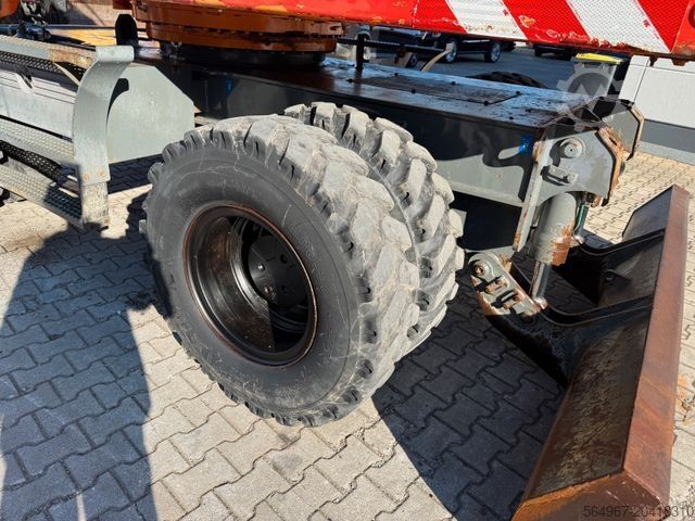 Pelle sur pneus LIEBHERR A 924 B Litronic Mobilbagger OQ 70/55 Klima