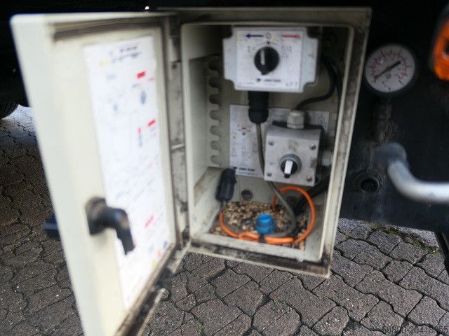 Auflieger mit Walkingfloor  LUECK