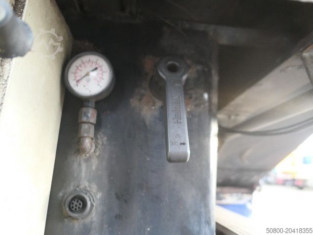 Auflieger mit Walkingfloor  LUECK