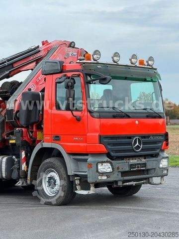 Żuraw samochodowy MERCEDES-BENZ Actros MP2 2644 6x4 Fassi F800 XP Funk