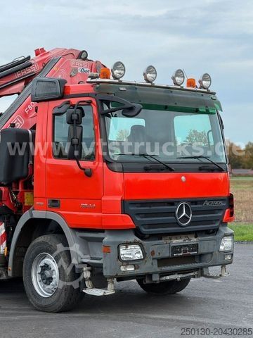 Żuraw samochodowy MERCEDES-BENZ Actros MP2 2644 6x4 Fassi F800 XP Funk
