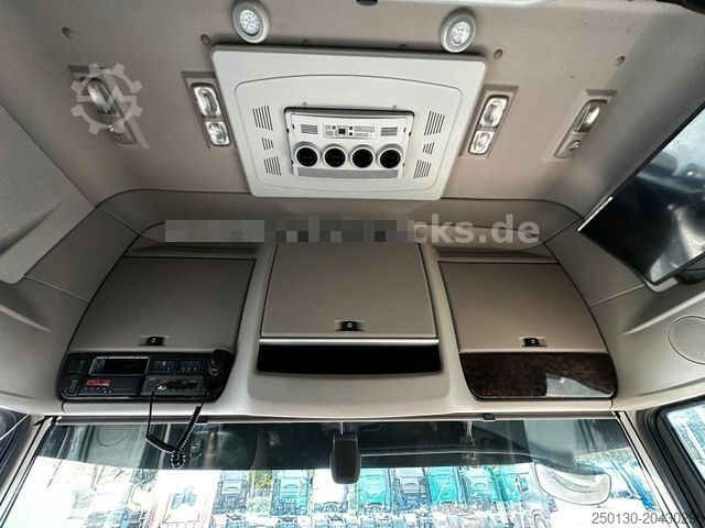 Cattle truck DAF XF 530 4x2 Finkl 2.Stock Viehaufbau