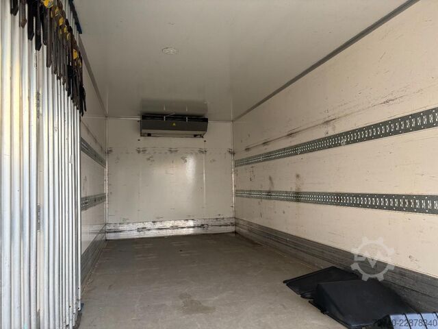 Refrigerated/freezer transport Iveco Eurocargo 120E21 + CARRIER SUPRA 550 + LOADLIFT...
