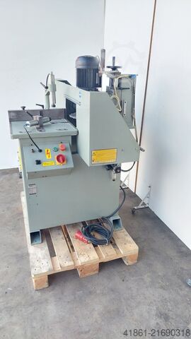 Çıkış oluk freze makinesi PRESSTA EISELE AKF