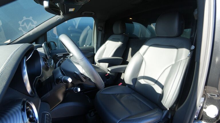  Mercedes-Benz V300d AVANTGARDE AMG ONLY 11.000KM