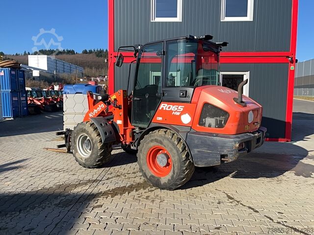 Utovarivač Kubota R065