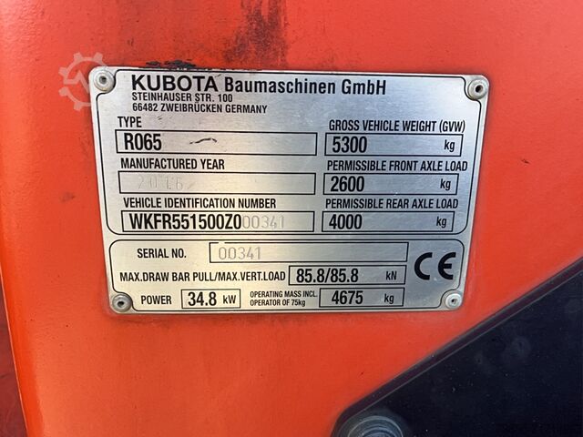 Utovarivač Kubota R065