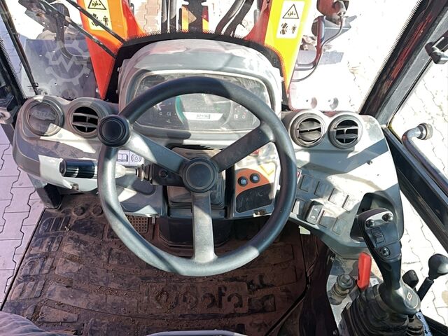 Utovarivač Kubota R065