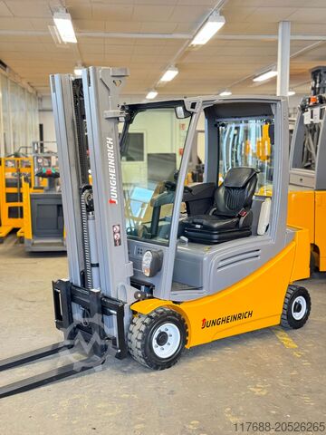 Electric 4-wheeler Jungheinrich EFG 320 - Service Neu - Batterie 87% + Garantie