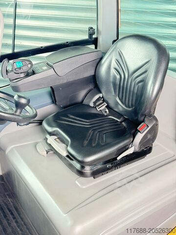 Electric 4-wheeler Jungheinrich EFG 430 - Service Neu - Batterie 83% - Garantie