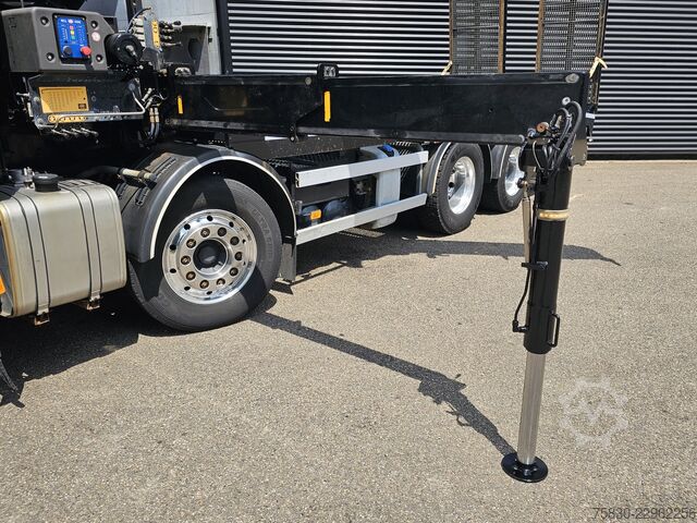 Φορτηγό γερανού Volvo FH540 8X4 / 8X2 / HMF 28TM KRAN / CRANE / OPRIJ...
