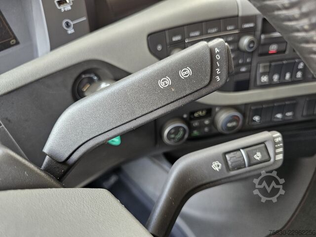 Φορτηγό γερανού Volvo FH540 8X4 / 8X2 / HMF 28TM KRAN / CRANE / OPRIJ...