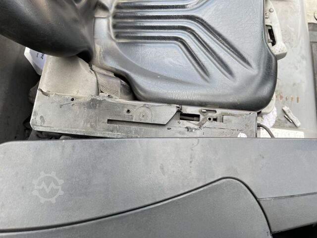 Stivuitor electric cu 4 roți Jungheinrich SL14167