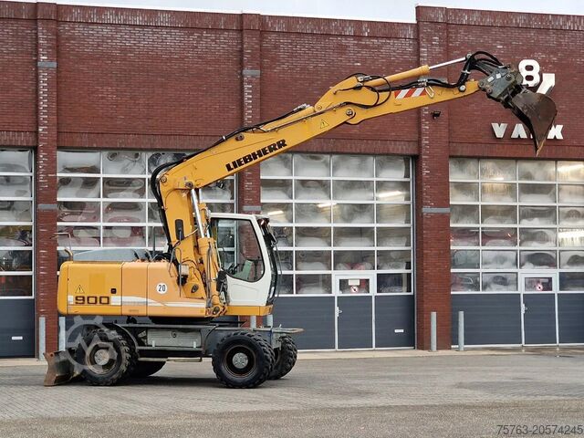 Mobiele graafmachine Liebherr A900C - 95 KW - Central Greasing -