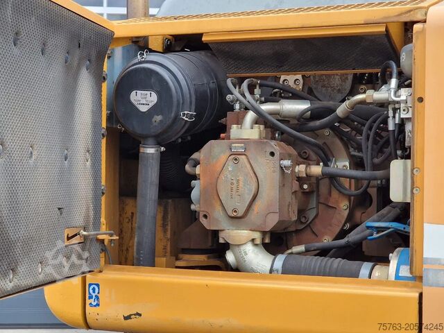 Mobiele graafmachine Liebherr A900C - 95 KW - Central Greasing -