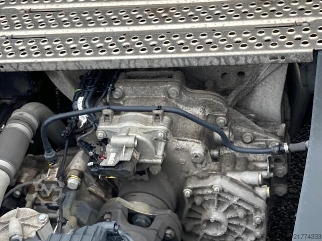 Standard tractor unit  Actros 1851 LS