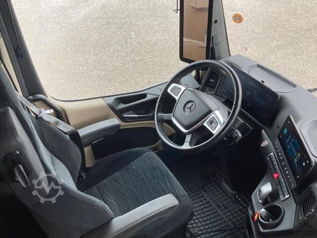Standard tractor unit  Actros 1851 LS