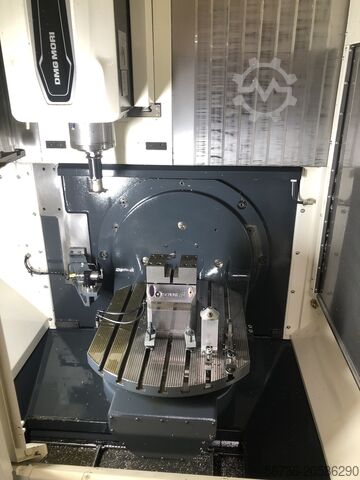 Pionowe centrum obróbcze DMG MORI CMX 50U