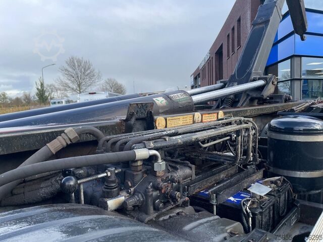 Containertransport (haakarmsysteem) MAN TGA 41.430 8x4 / Hooklift / Containersystem / 4...