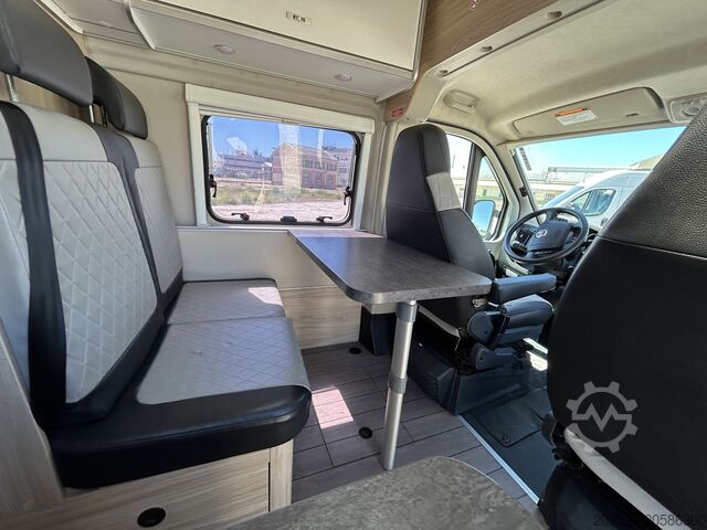 Karavan/karavan aracı Fiat Weinsberg Carabus 600 K | 4 Posti Letto | Completamente Attrezzato