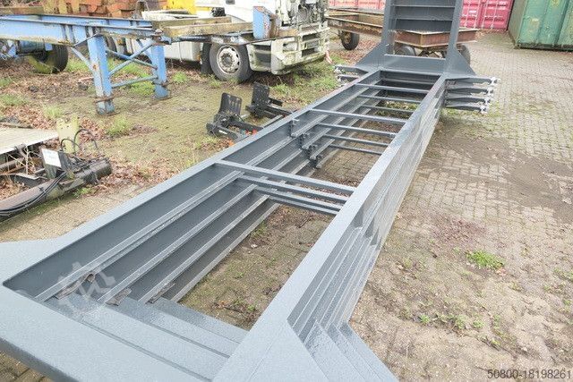 Hakowiec  Abrollkippaufbau, Containerchassis, 20 Fuß
