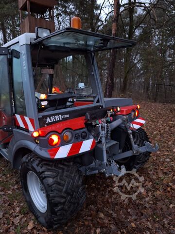 Traktor AEBI TT240