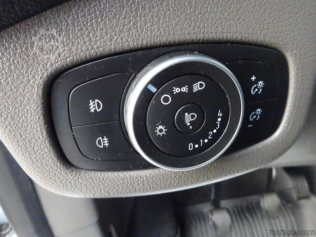 Panelová dodávka FORD Transit Connect Kasten lang Trend 100PS Navi AHK