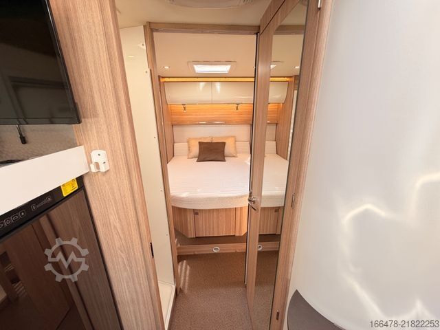 Semi-integrated camper BÜRSTNER Ixeo T 736 *Queensbett-Face2Face-Automatik*