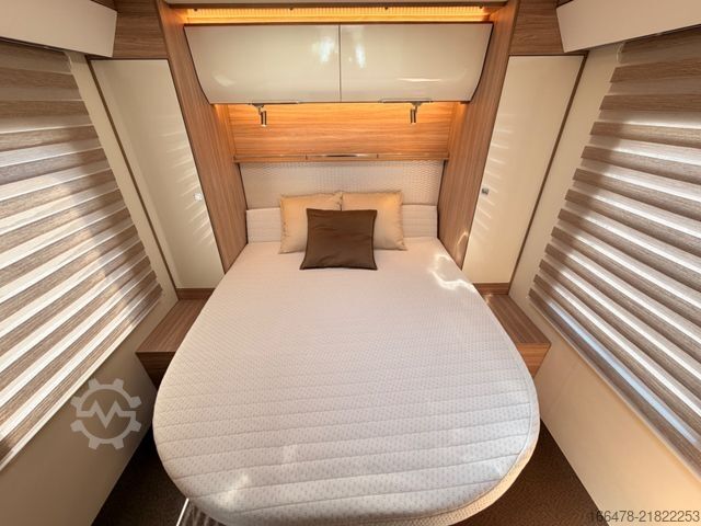 Semi-integrated camper BÜRSTNER Ixeo T 736 *Queensbett-Face2Face-Automatik*