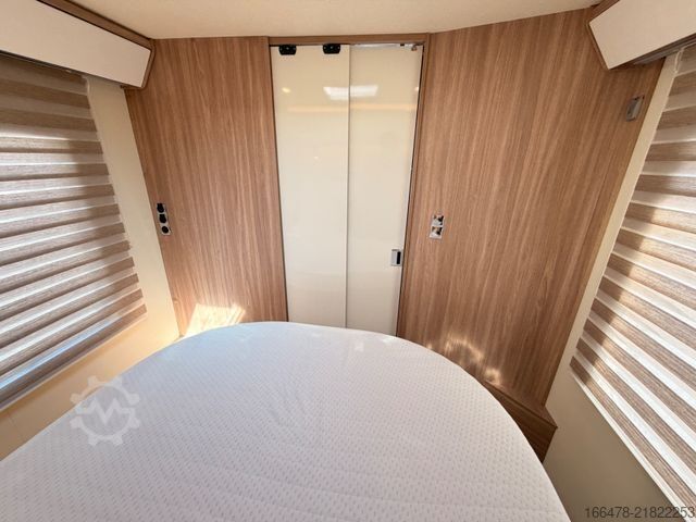 Semi-integrated camper BÜRSTNER Ixeo T 736 *Queensbett-Face2Face-Automatik*