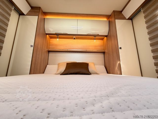 Semi-integrated camper BÜRSTNER Ixeo T 736 *Queensbett-Face2Face-Automatik*