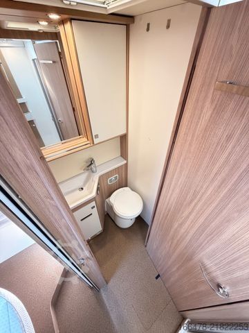 Semi-integrated camper BÜRSTNER Ixeo T 736 *Queensbett-Face2Face-Automatik*