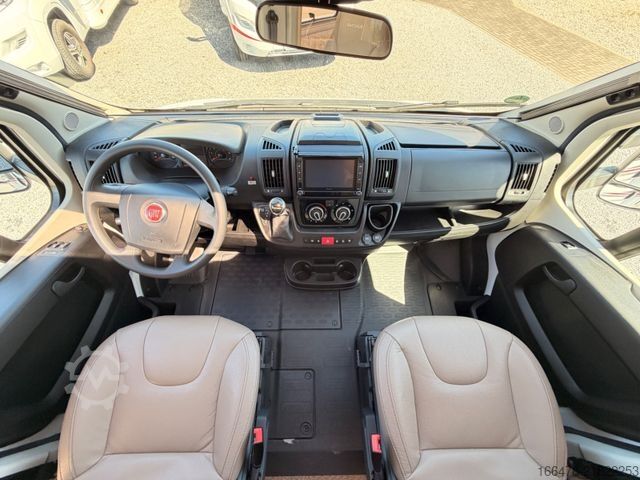 Semi-integrated camper BÜRSTNER Ixeo T 736 *Queensbett-Face2Face-Automatik*
