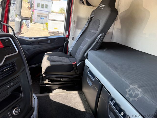 Standardowy ciągnik siodłowy IVECO STRALIS S-WAY AS440S49T/P Retarder Standklima