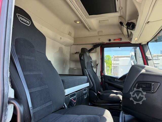 Standardowy ciągnik siodłowy IVECO STRALIS S-WAY AS440S49T/P Retarder Standklima
