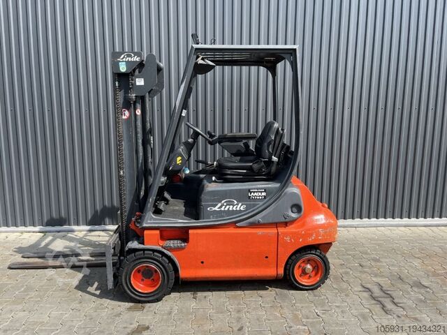 Stivuitor electric cu 4 roți Linde E20P-02