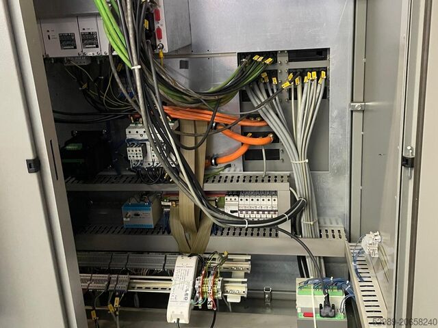 5osé obráběcí centrum Deckel Maho DMU 100 T