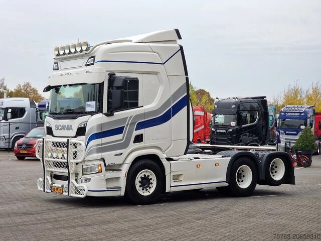 Standardni SZM Scania R560 Highline 6x2 - BUFFL - Retarder - Full air...