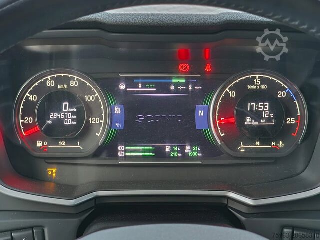 Standardni SZM Scania R560 Highline 6x2 - BUFFL - Retarder - Full air...