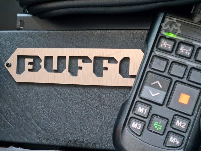 Standardni SZM Scania R560 Highline 6x2 - BUFFL - Retarder - Full air...