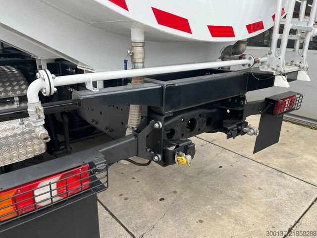 Tankfartyg Mercedes-Benz Axor 3344 6x4 Water Tank Truck