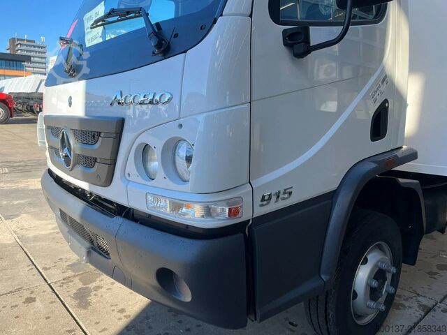 Suitcase Mercedes-Benz Accelo 915 4x2 Closed Cargo Truck