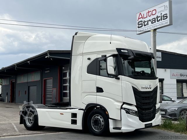 Standaard trekker IVECO S-WAY AS440S48 ACC Intarder Klima Aerokit 2xTank