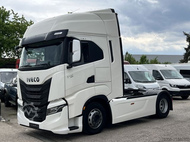Standaard trekker IVECO S-WAY AS440S48 ACC Intarder Klima Aerokit 2xTank