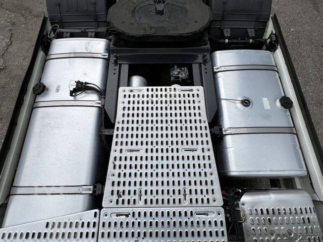 Standaard trekker IVECO S-WAY AS440S48 ACC Intarder Klima Aerokit 2xTank